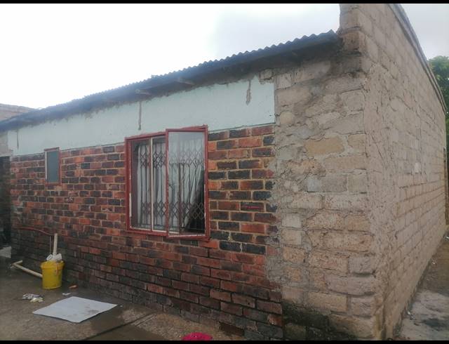6 BEDROOM HOUSE FOR SALE IN SESHEGO 9L